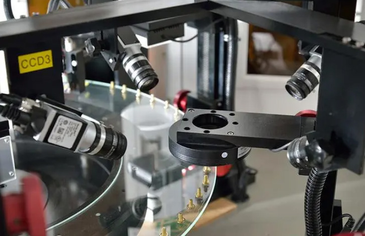 視覺(jué)檢測(cè)設(shè)備檢測(cè)精度受哪些因素的影響？